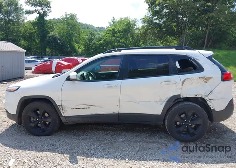 2015 Jeep Cherokee Latitude Altitude z USA, uszkodzony, nr VIN 1C4PJMCS2FW775129